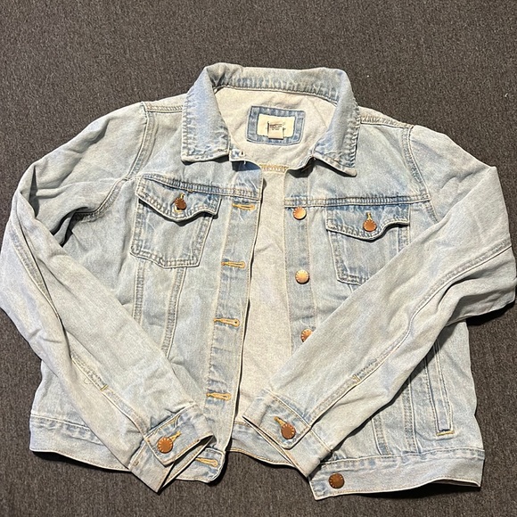 Forever 21 light denim jacket size small - Picture 7 of 12